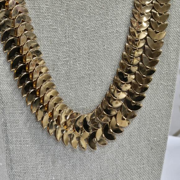 Gold Tone Double Layered Cascade Lightweight Metal Laurel Leaf Vine Necklace - Picture 3 of 13